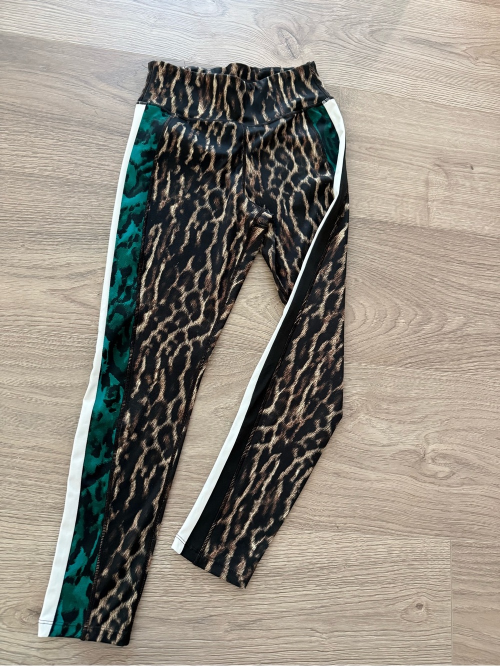 Pam & Gela Move Fast Leopard Print Active Leggings with Side Stripe